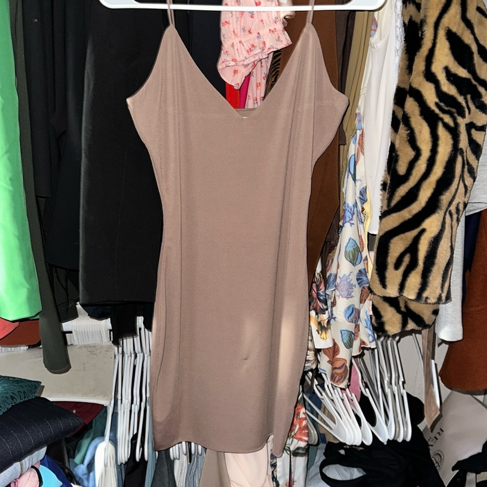 Mini, body con dress. Size medium, body shaping dress.